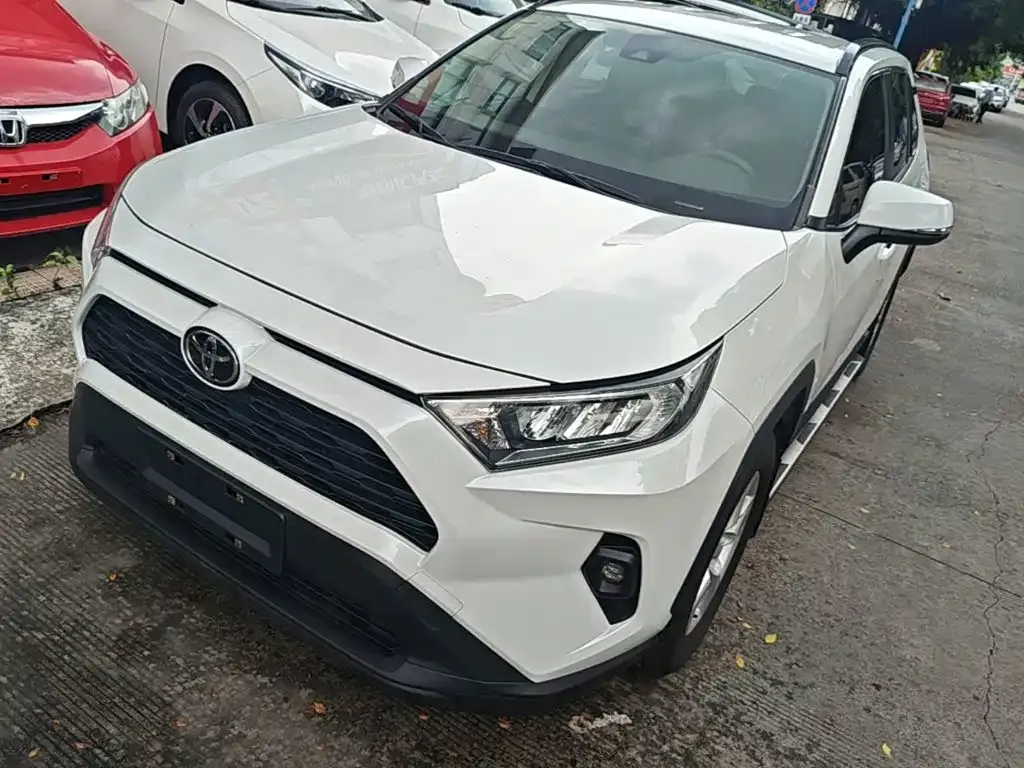 Toyota RAV4 2023 из CN, фото 6