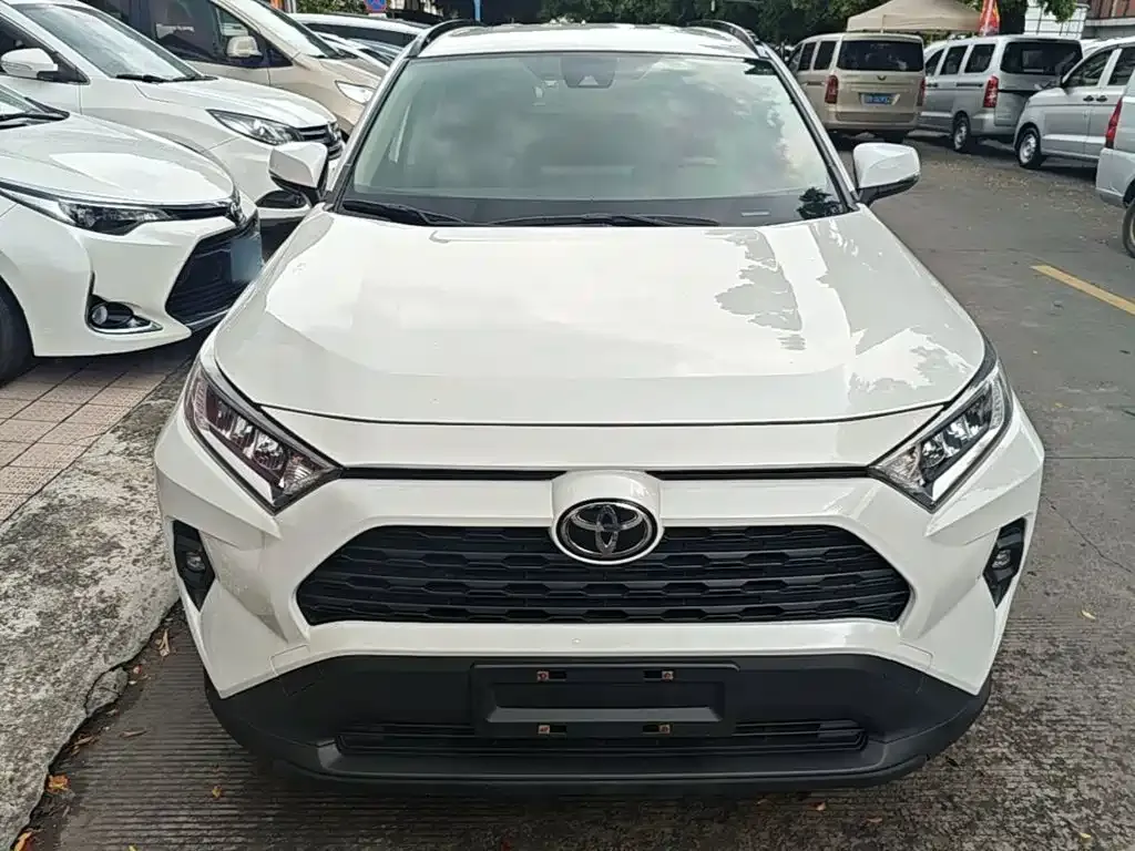 Toyota RAV4 2023 из CN, фото 4