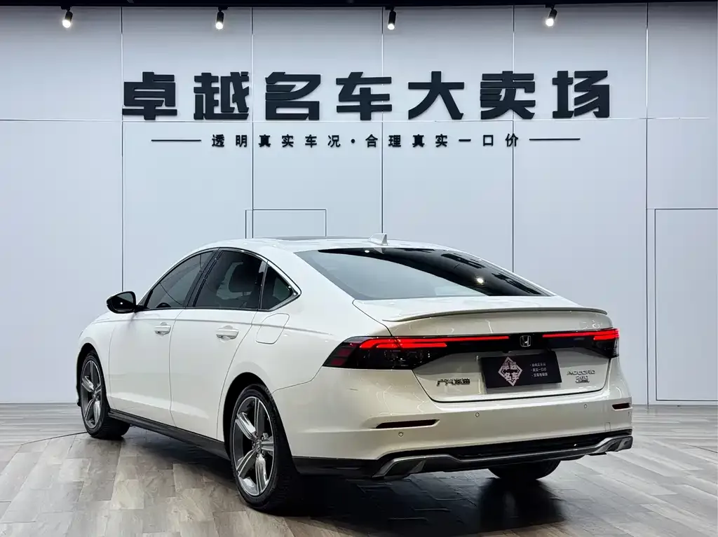 Honda Accord — фото 5