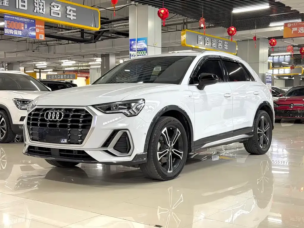 Audi Q3 — фото 1