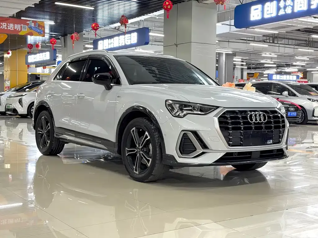 Audi Q3 — фото 10