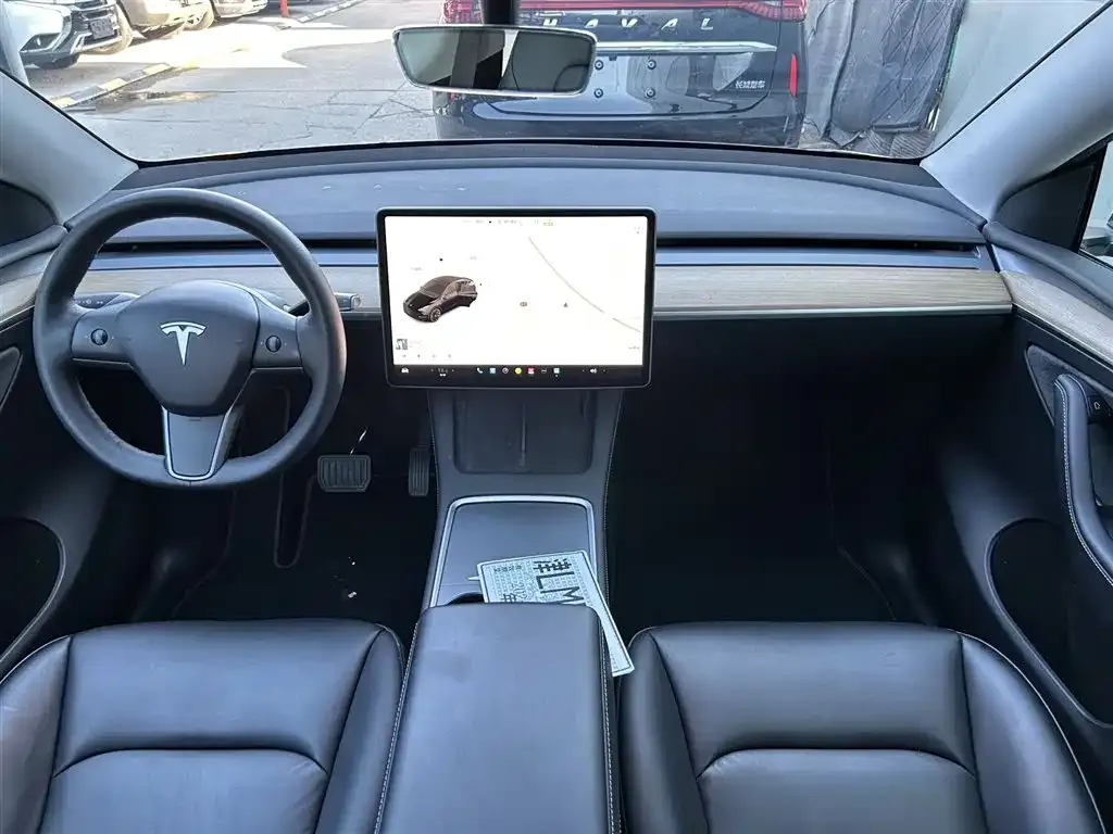 Tesla Model Y — фото 6