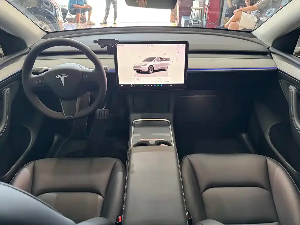 Tesla Model Y — фото 7