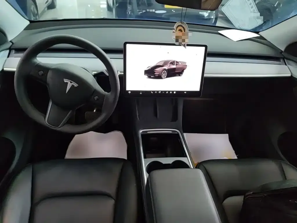 Tesla Model Y — фото 3