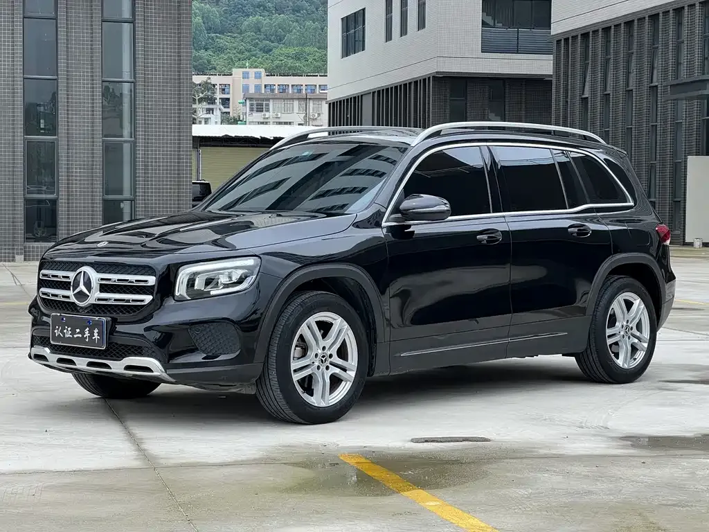 Mercedes-Benz GLB — фото 1