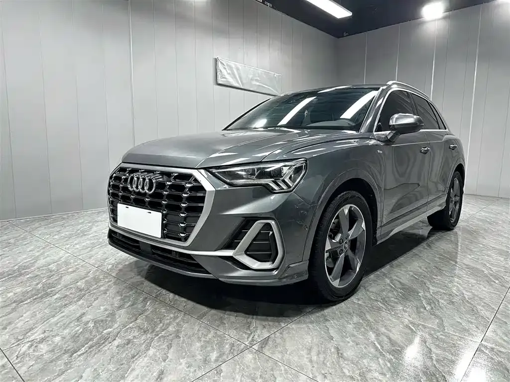 Audi Q3 — фото 1