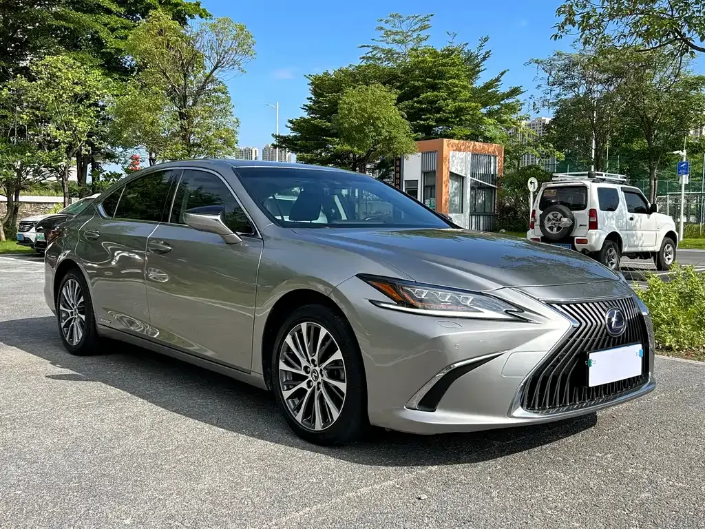 Lexus ES — фото 10