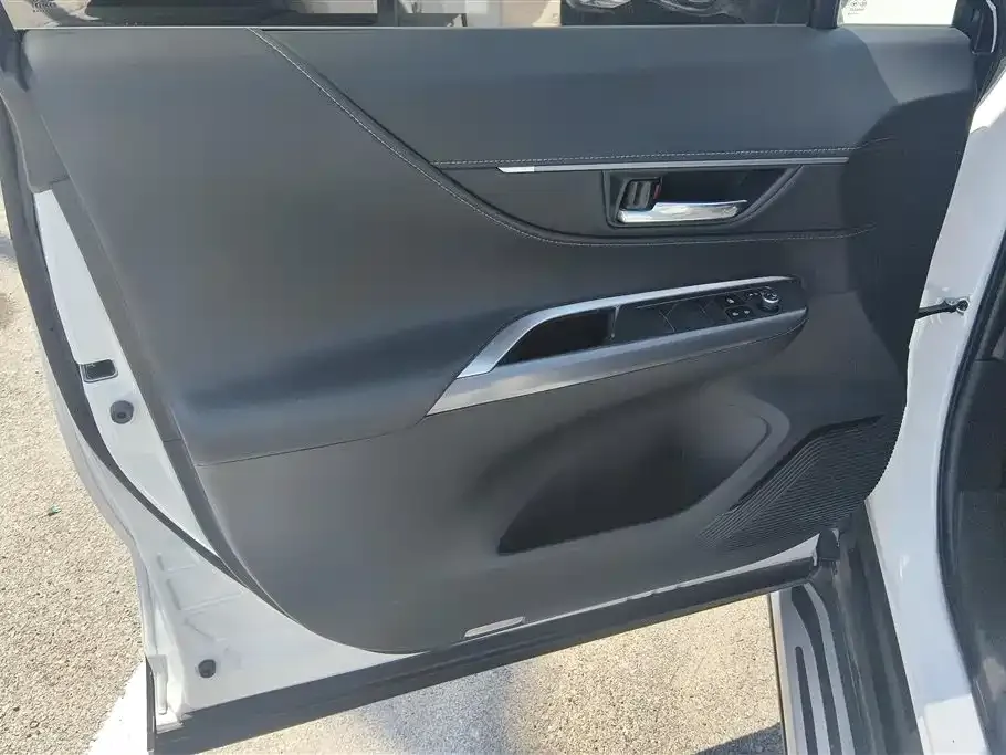 Toyota Harrier 2024 из CN, фото 4
