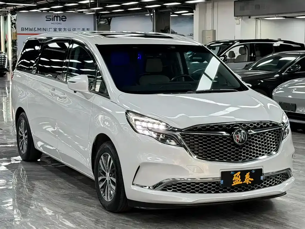 Buick GL8 2023 из CN, фото 3