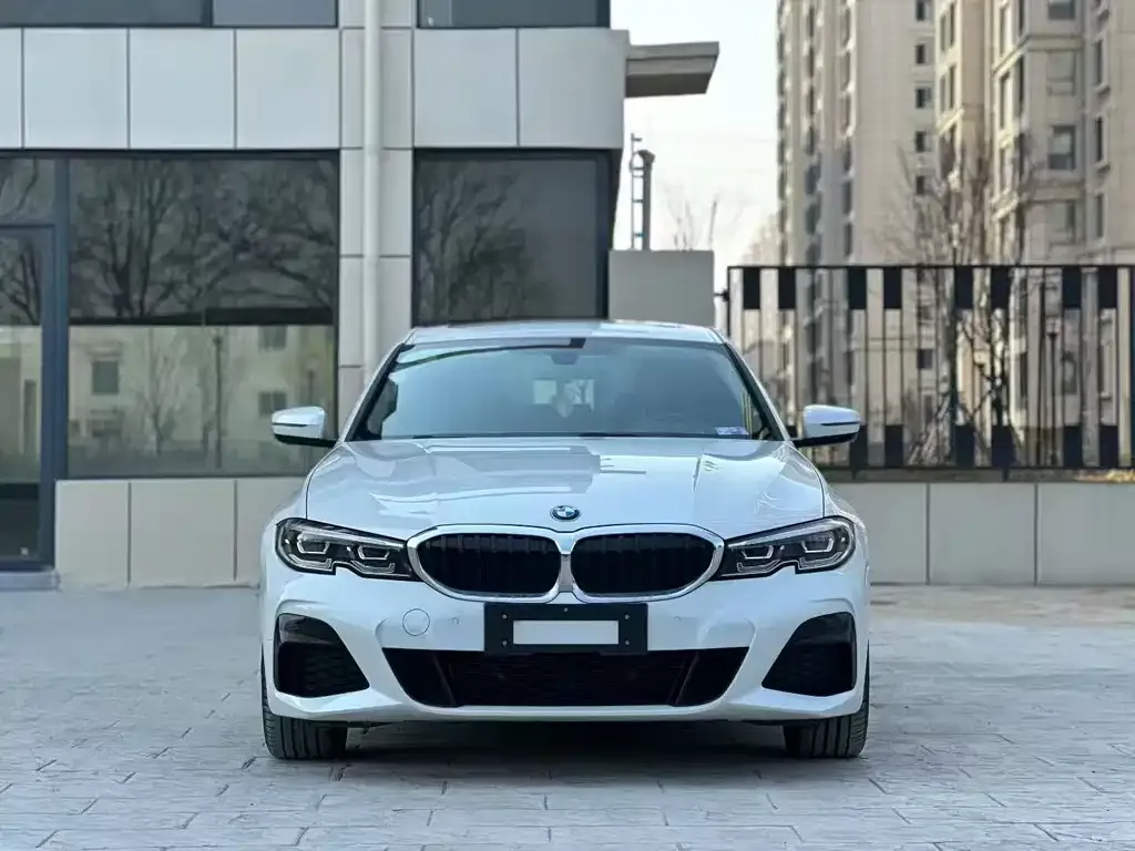 BMW 3 Series — фото 1