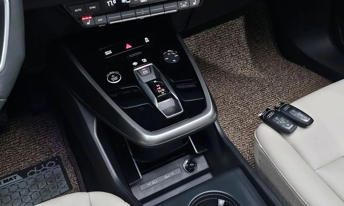 Audi Q4 e-tron 2025 из KR, фото 9