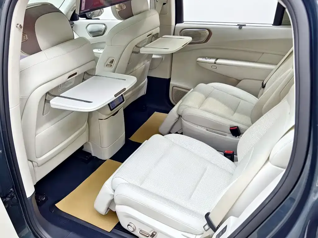 Lynk & Co 900 2025 из CN, фото 4
