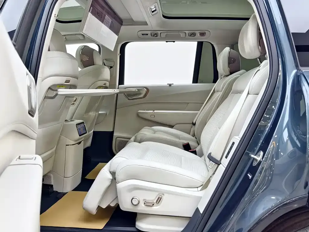 Lynk & Co 900 2025 из CN, фото 5
