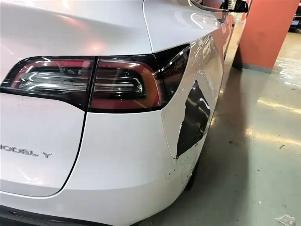 Tesla Model Y 2023 из CN, фото 5