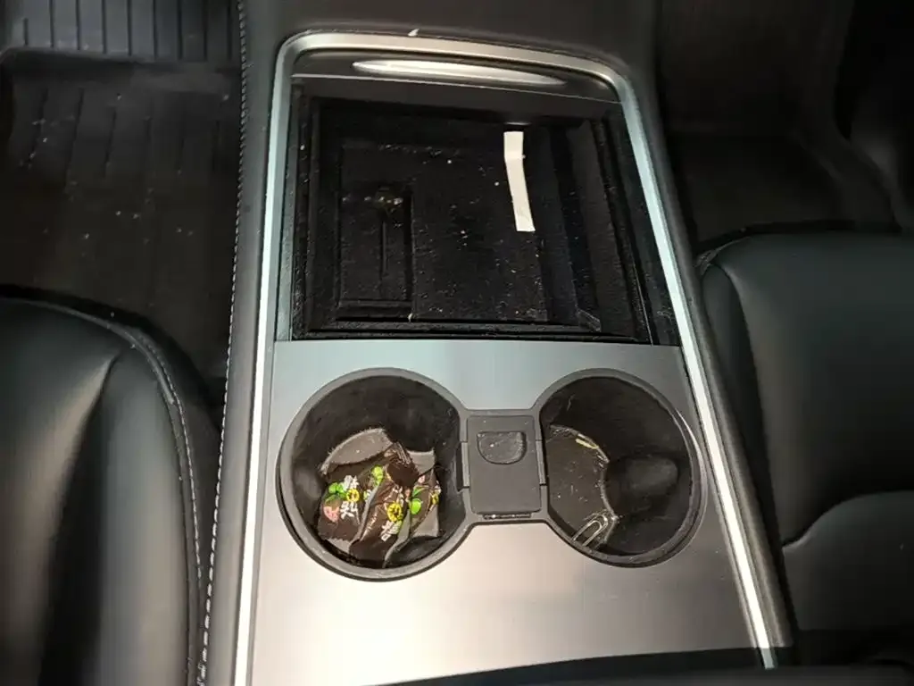 Tesla Model Y 2023 из CN, фото 3