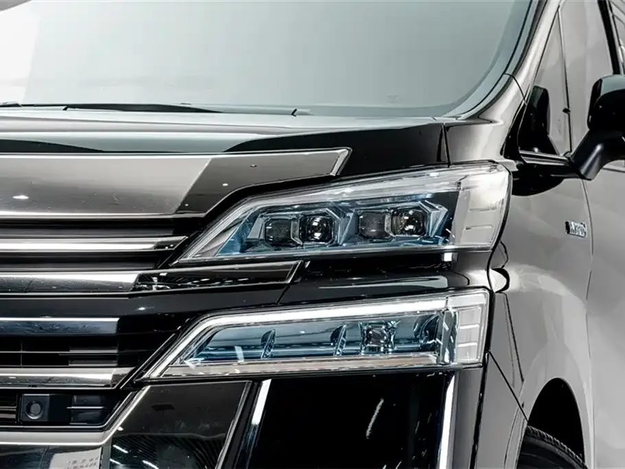 Toyota Vellfire — фото 5