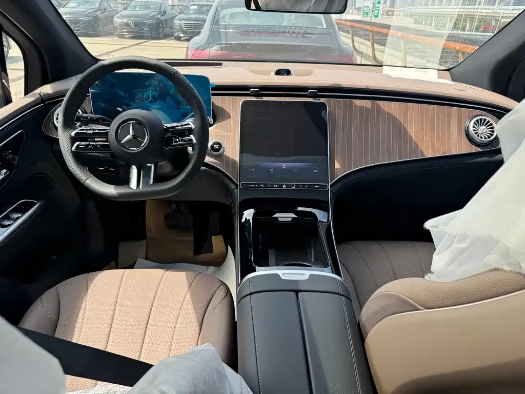 Mercedes-Benz EQE SUV — фото 2