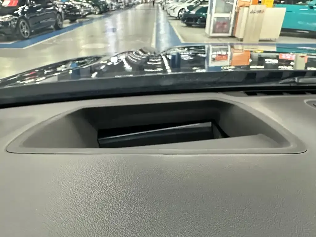 BMW 7 Series 2021 из CN, фото 10