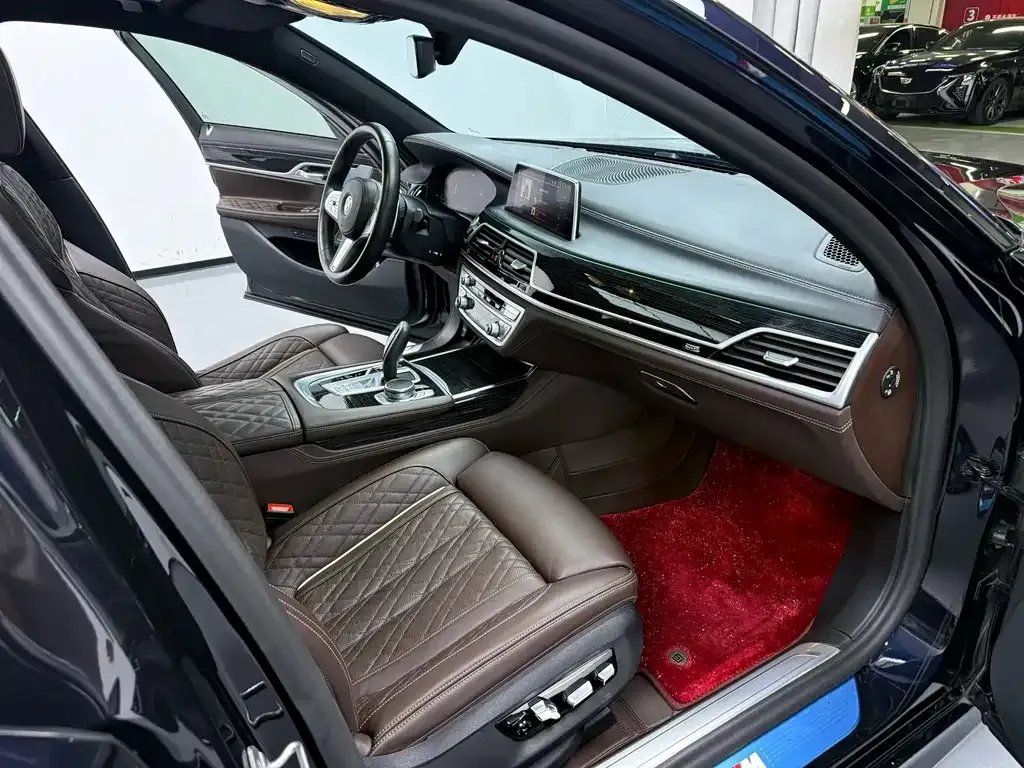 BMW 7 Series 2021 из CN, фото 5