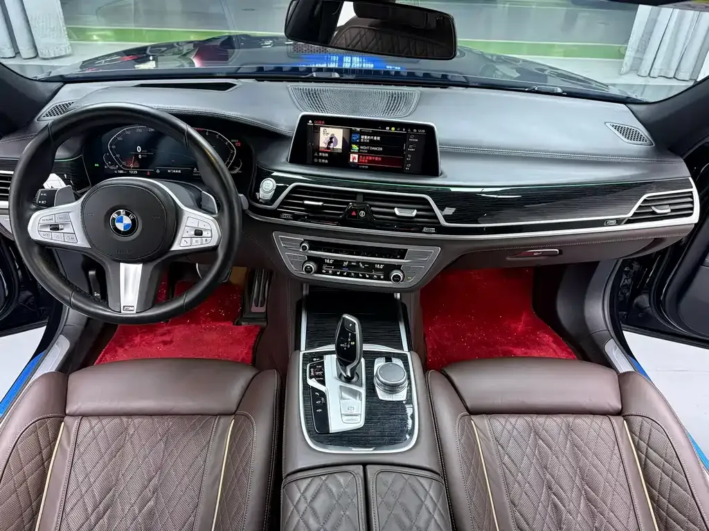 BMW 7 Series 2021 из CN, фото 7