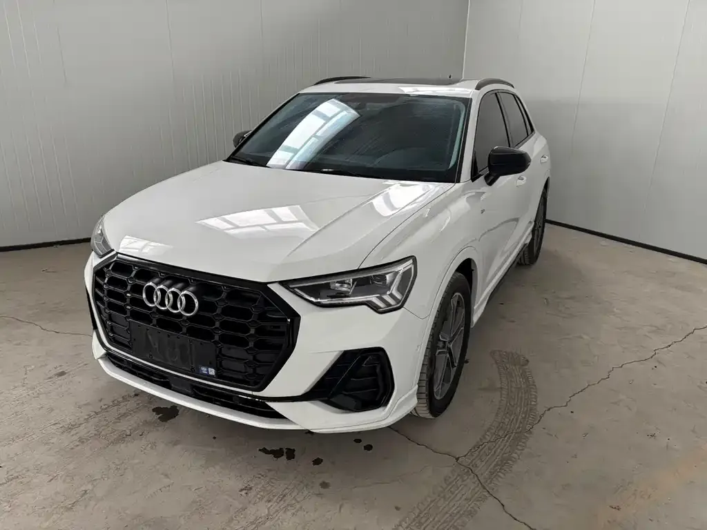 Audi Q3 — фото 1