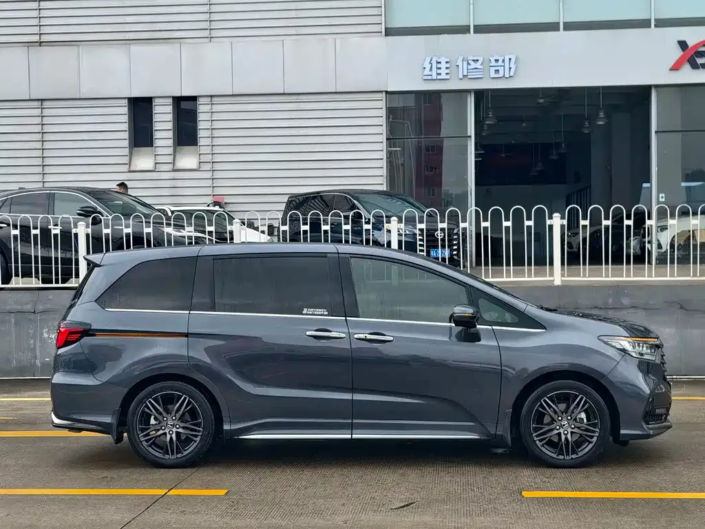 Honda Odyssey — фото 10