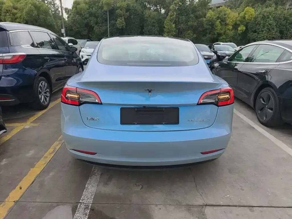 Tesla Model 3 — фото 7