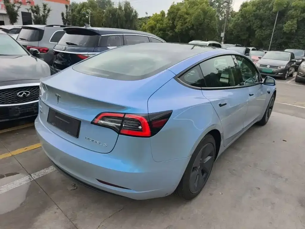 Tesla Model 3 — фото 8