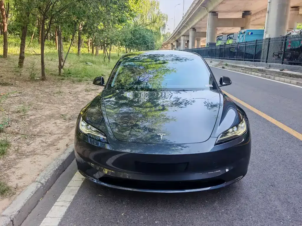 Tesla Model 3 — фото 8