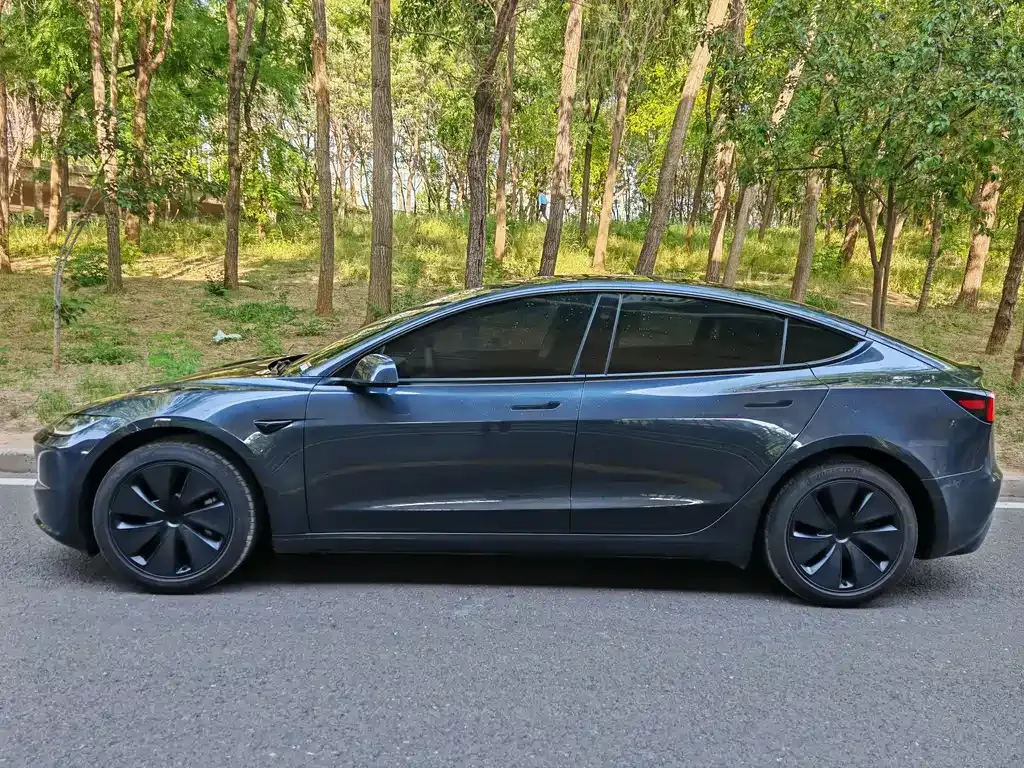 Tesla Model 3 — фото 5