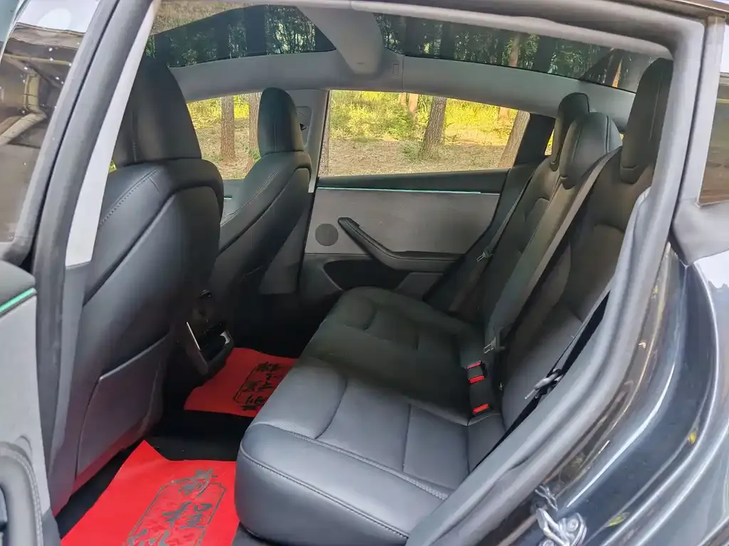 Tesla Model 3 — фото 4