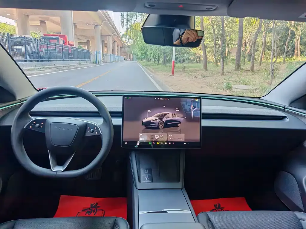 Tesla Model 3 — фото 6