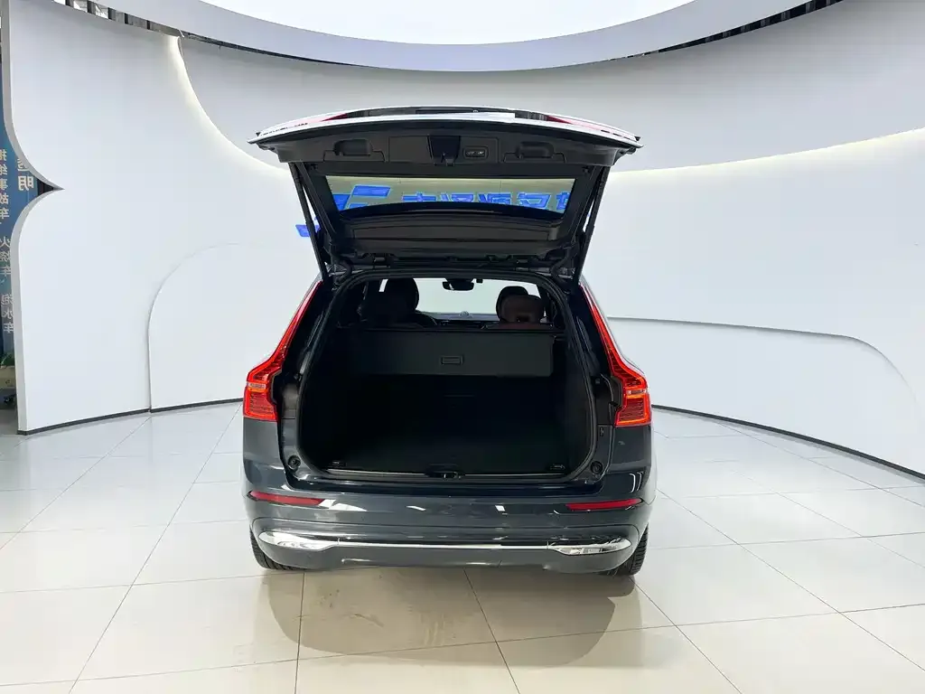 Volvo XC60 — фото 4