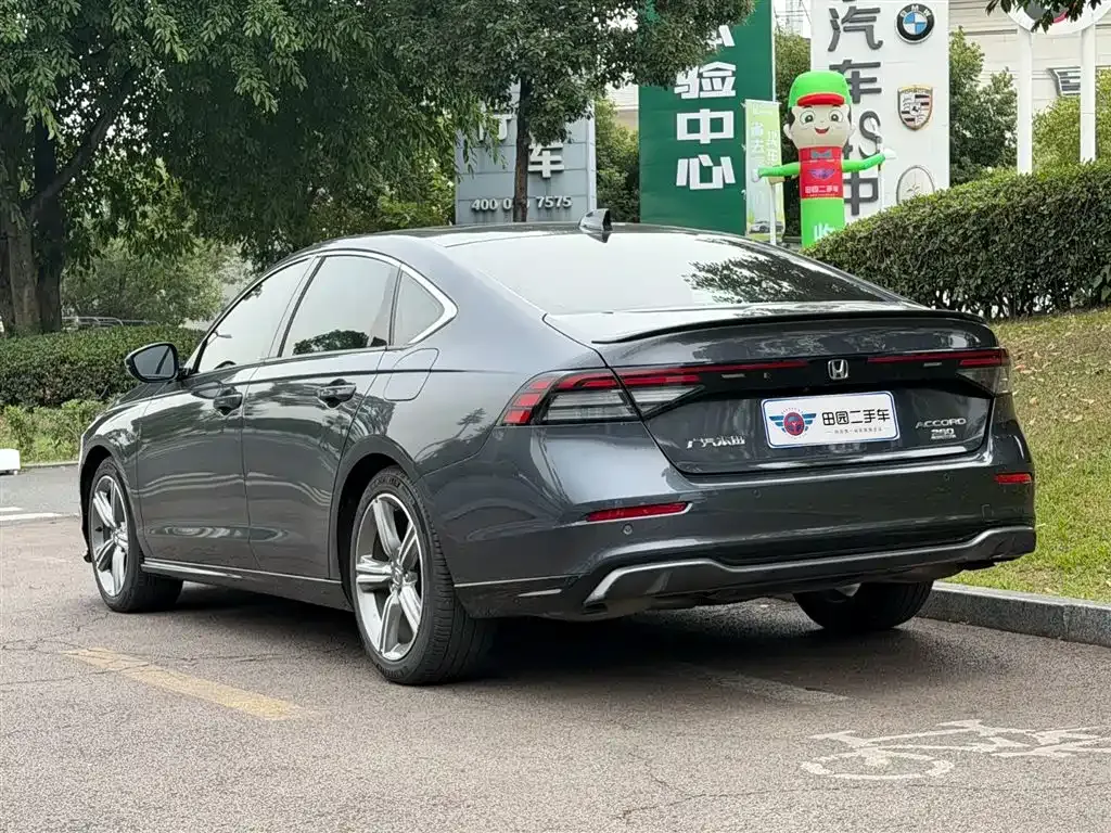 Honda Accord — фото 8