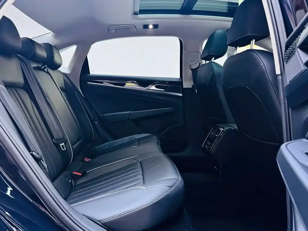 Volkswagen Passat — фото 3