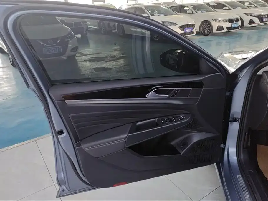 Volkswagen Passat — фото 3