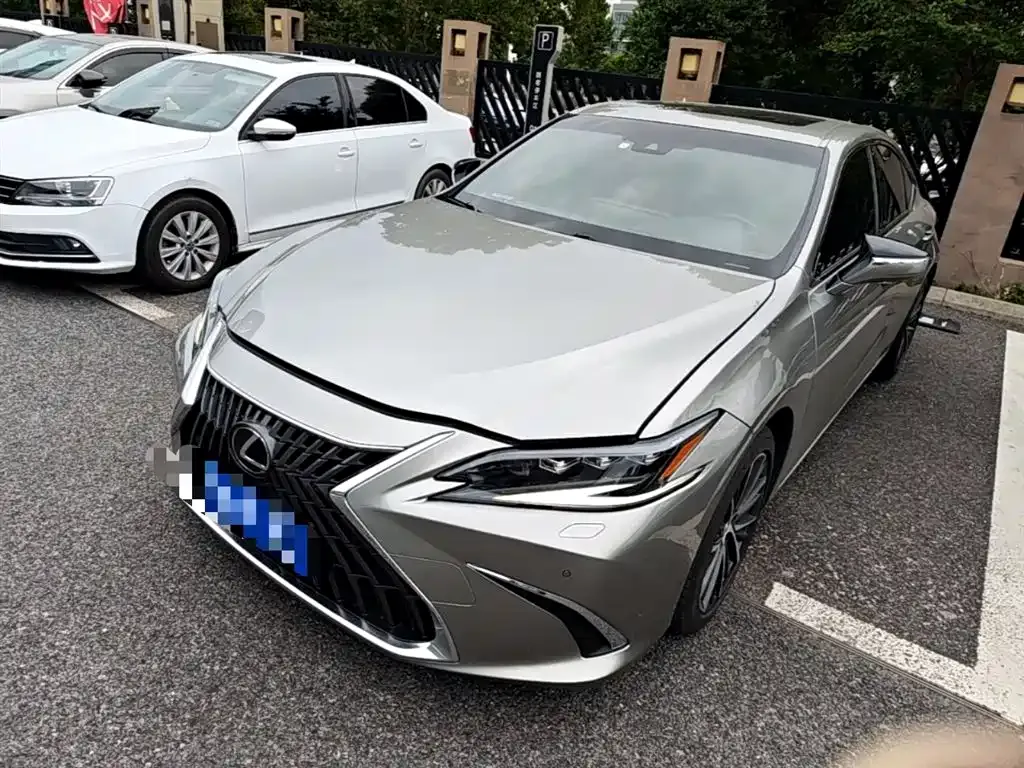 Lexus ES — фото 9
