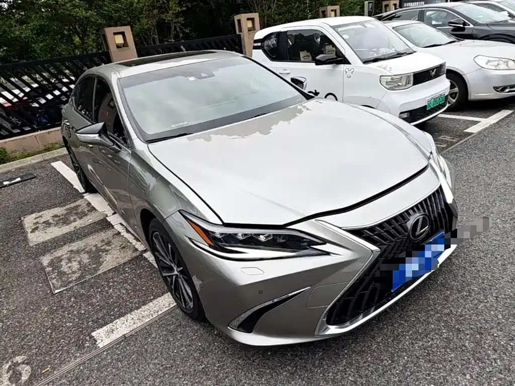 Lexus ES — фото 4