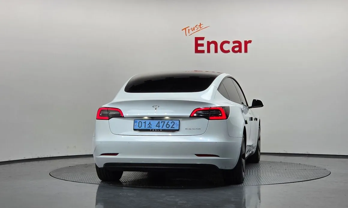 Tesla Model 3 — фото 2