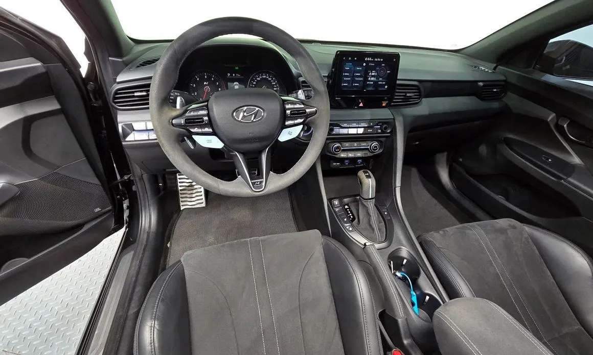 Hyundai Veloster — фото 5