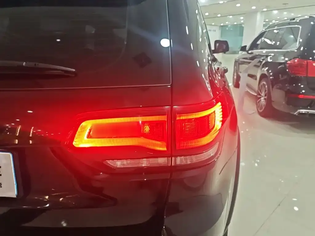 Jeep Grand Cherokee (Import) 2021 из CN, фото 8