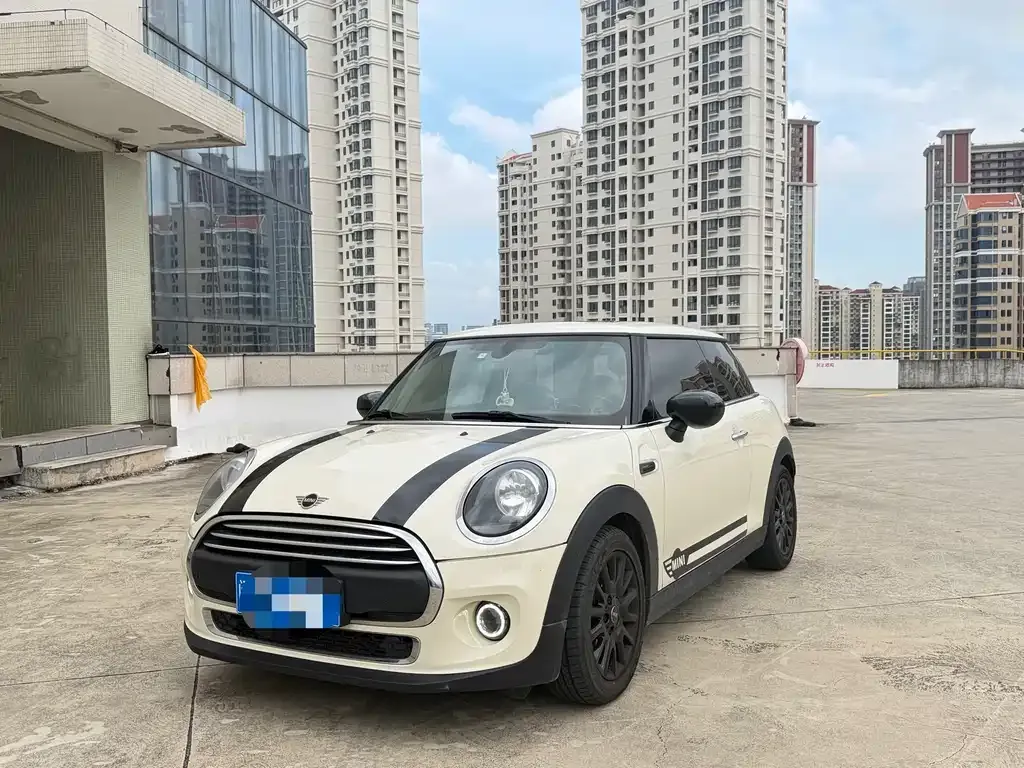 MINI Cooper (3-door)