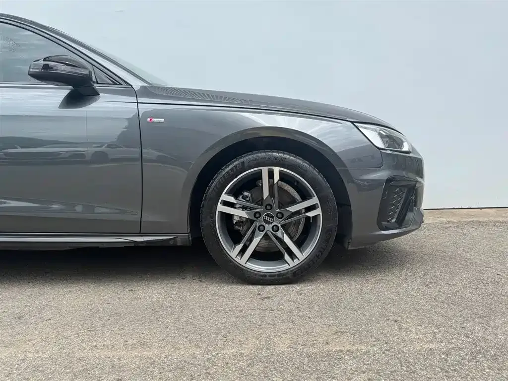 Audi A4L — фото 10