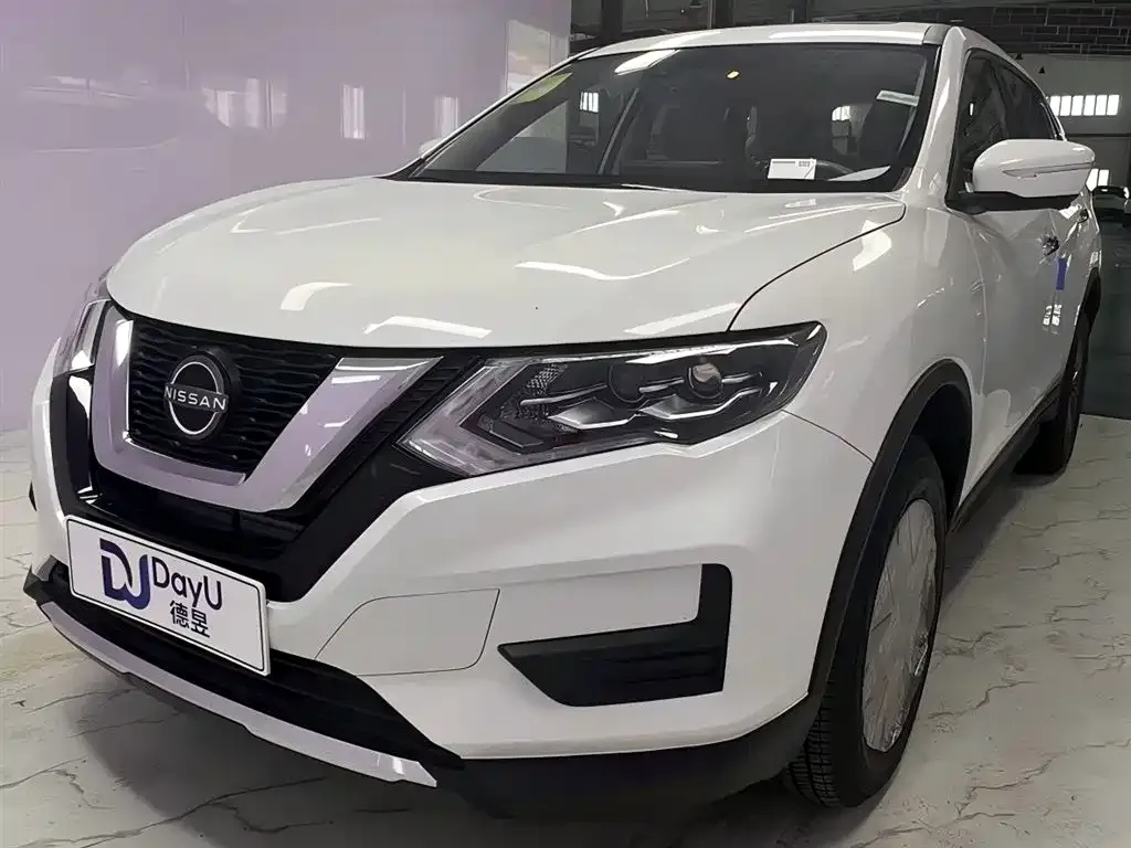 Nissan X-Trail — фото 1