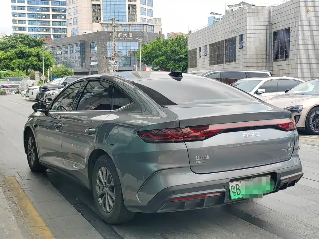 BYD Qin L — фото 6