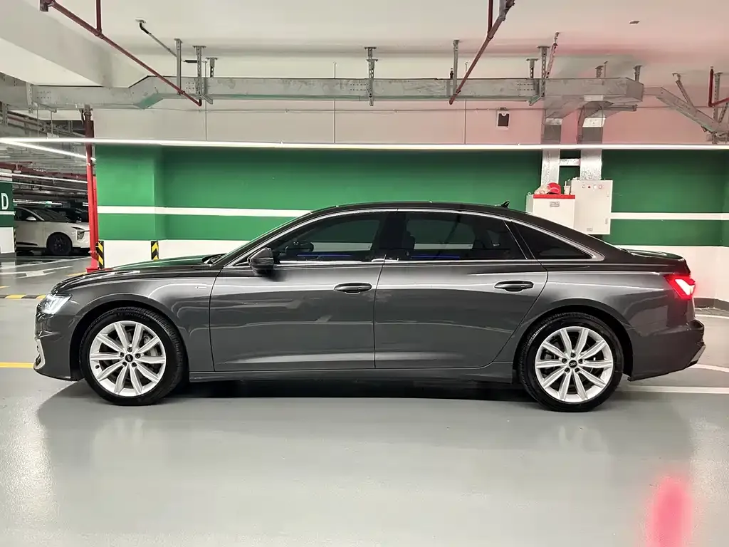 Audi A6L — фото 10
