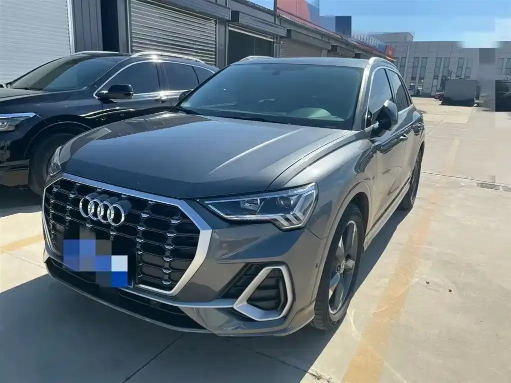 Audi Q3 — фото 1