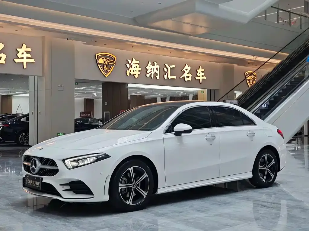 Mercedes-Benz A-Class — фото 1