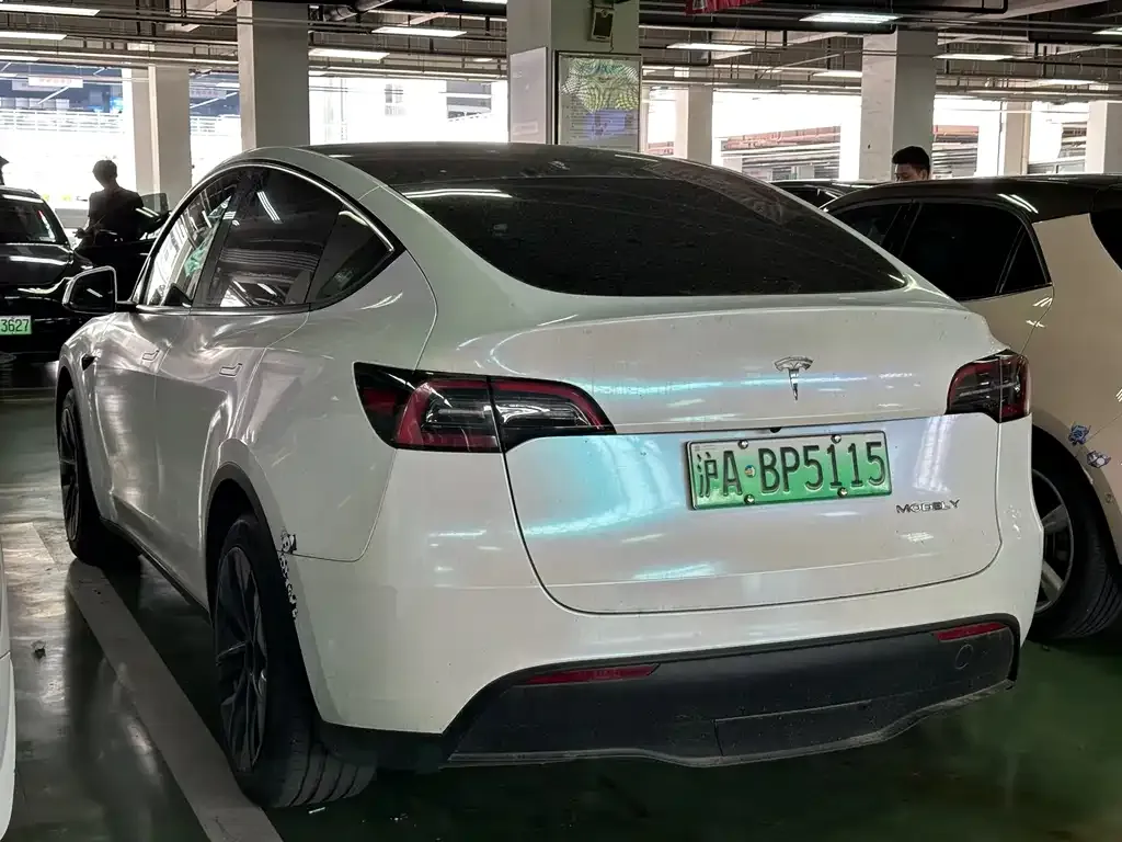 Tesla Model 3 — фото 9