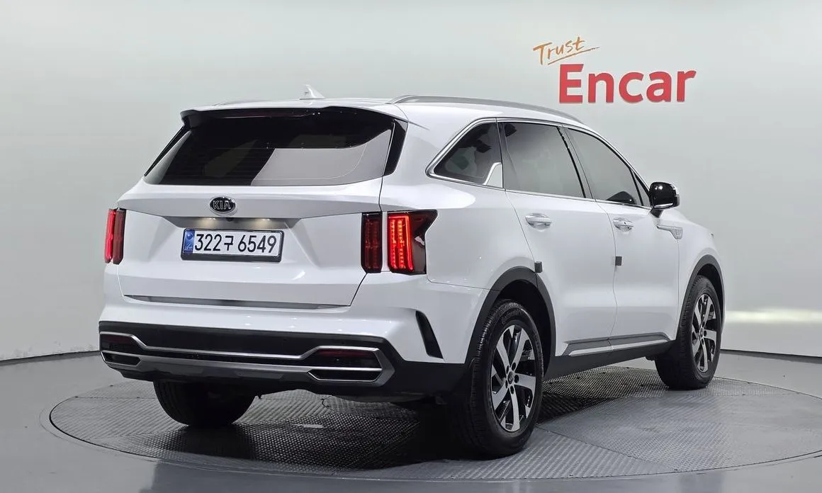 Kia Sorento — фото 8